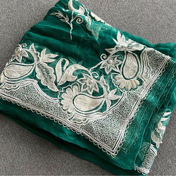 Vintage emerald green Indian scarf - Picture 1 of 3